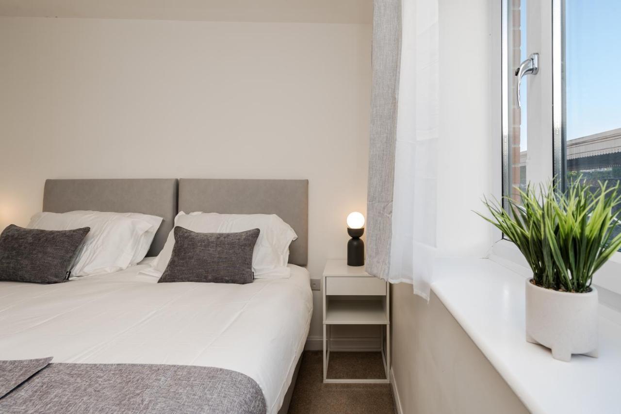 Lovely Modern 2 Bed City Centre Apartment With Free Parking - Double Or Twin Beds Available Wolverhampton Luaran gambar